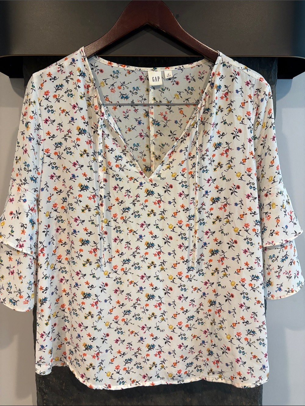 GAP Cream Floral V-Neck Tie Blouse with Multicolor Print and Bell Sleeves, M